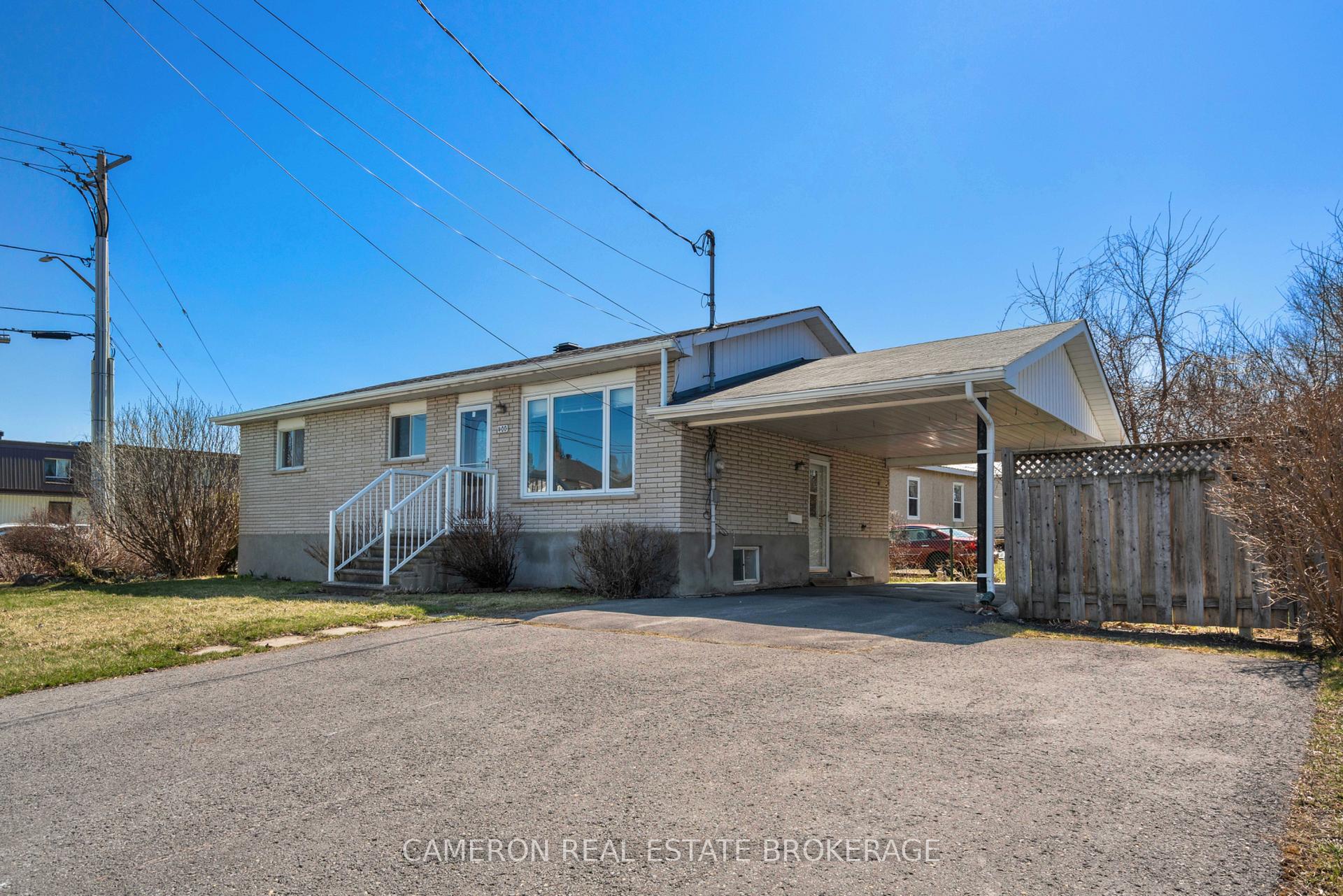 Photo 1 of 400 Eleventh Street W, Cornwall — HOMEH