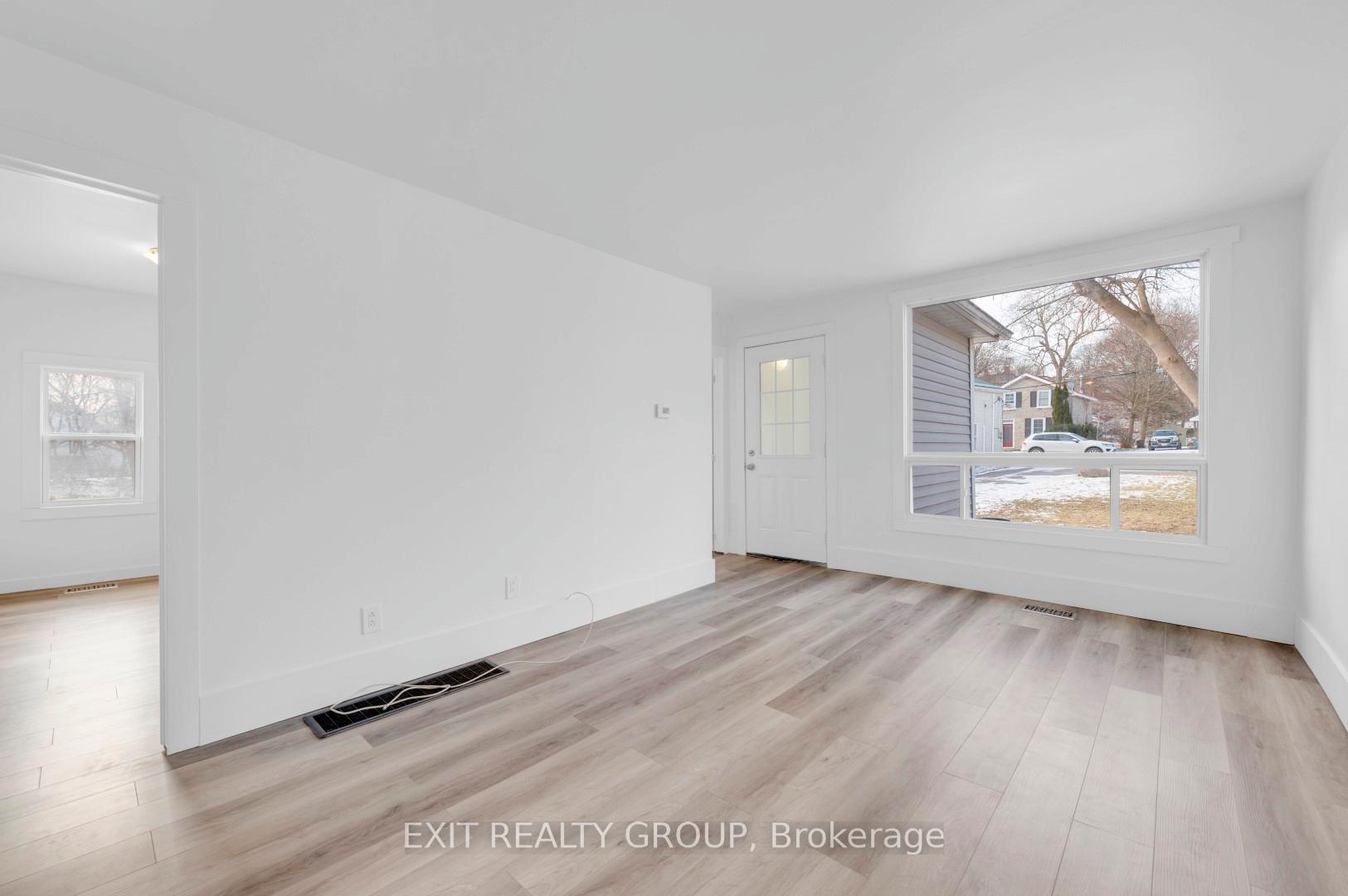 Photo 5 of 21 Murney Street, Belleville, Belleville Ward — HOMEH