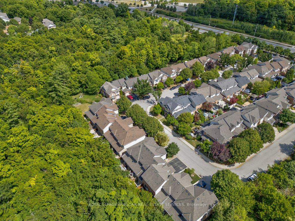 Photo 2 of 2044 Broadleaf Crescent, Burlington, Uptown — HOMEH
