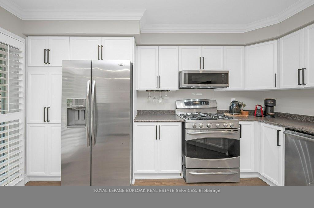 Photo 5 of 2044 Broadleaf Crescent, Burlington, Uptown — HOMEH