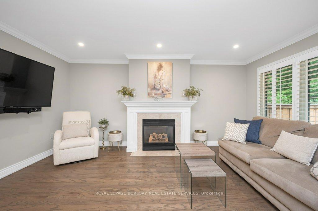 Photo 7 of 2044 Broadleaf Crescent, Burlington, Uptown — HOMEH