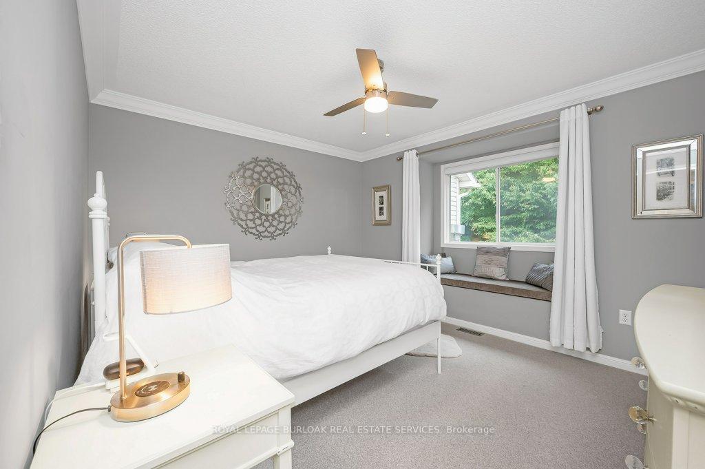 Photo 12 of 2044 Broadleaf Crescent, Burlington, Uptown — HOMEH