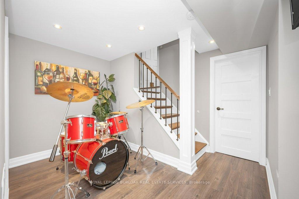 Photo 24 of 2044 Broadleaf Crescent, Burlington, Uptown — HOMEH