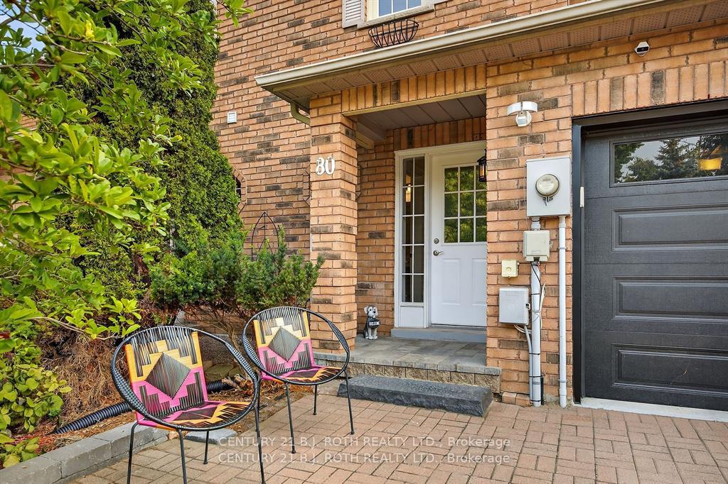 Photo 2 of 80 Bruce Crescent, Barrie, Bayshore — HOMEH