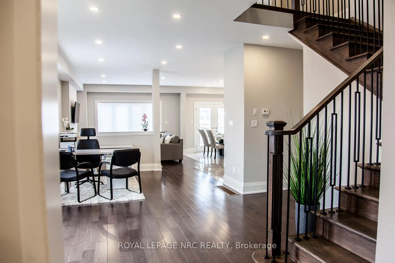 Photo 3 of 266 Palace Street, Thorold, Thorold Downtown — HOMEH
