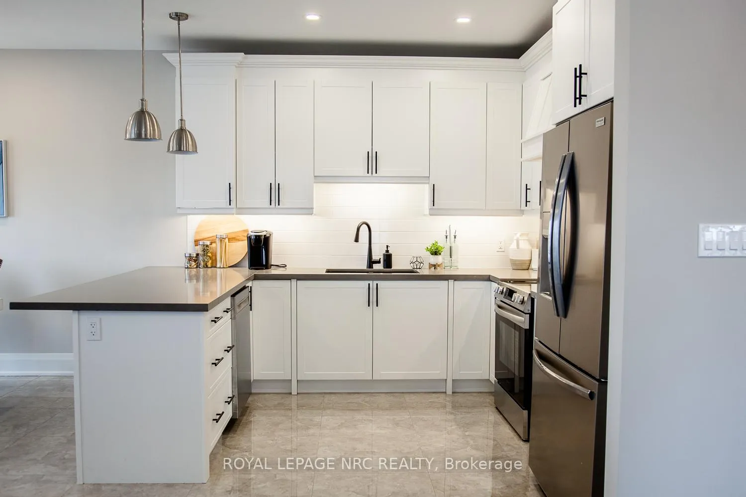 Photo 8 of 266 Palace Street, Thorold, Thorold Downtown — HOMEH