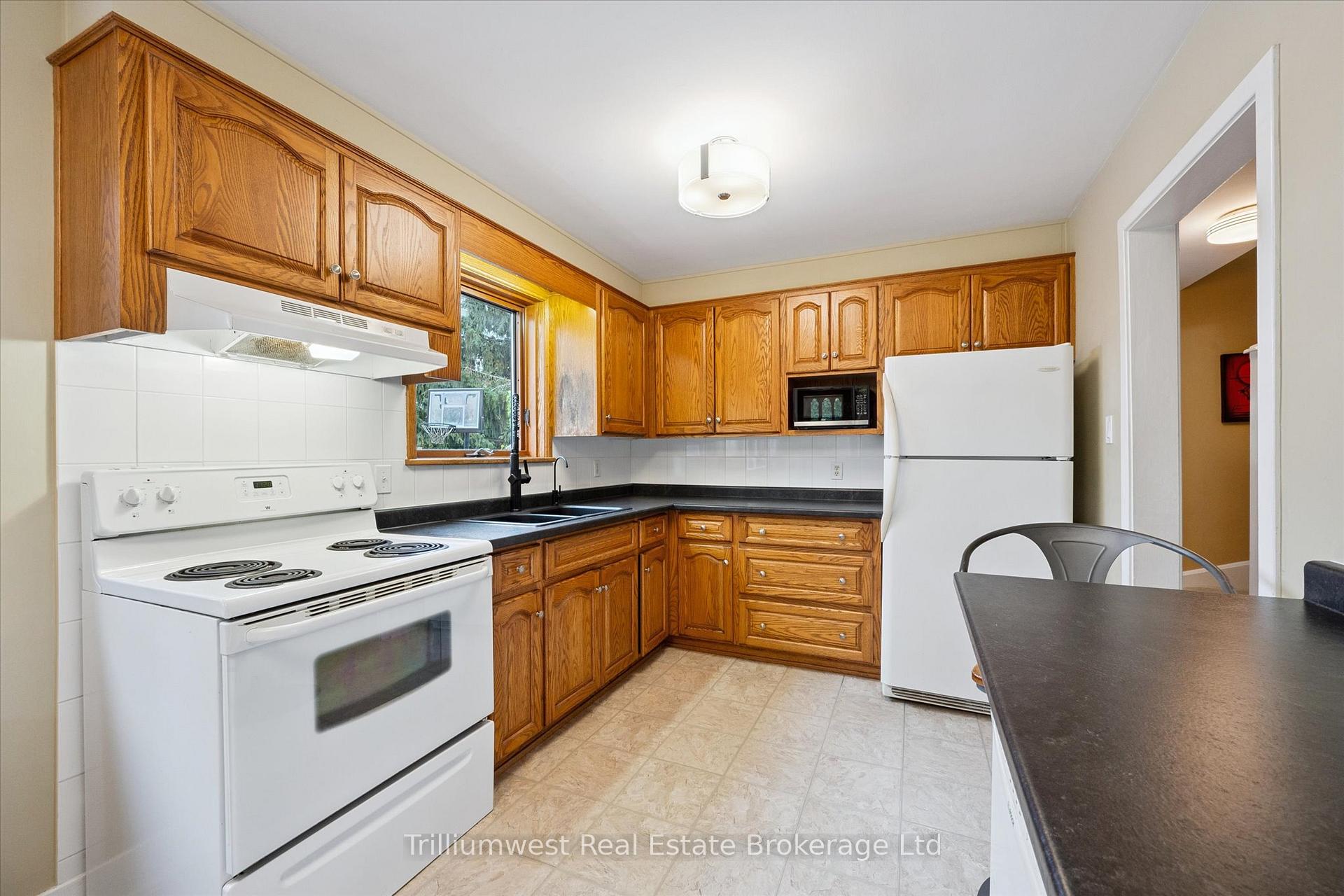 Photo 7 of 4 Balsarroch Place, Guelph, St. Patrick's Ward — HOMEH