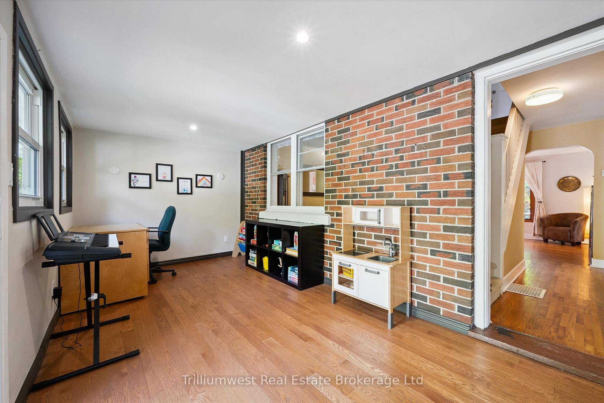 Photo 17 of 4 Balsarroch Place, Guelph, St. Patrick's Ward — HOMEH