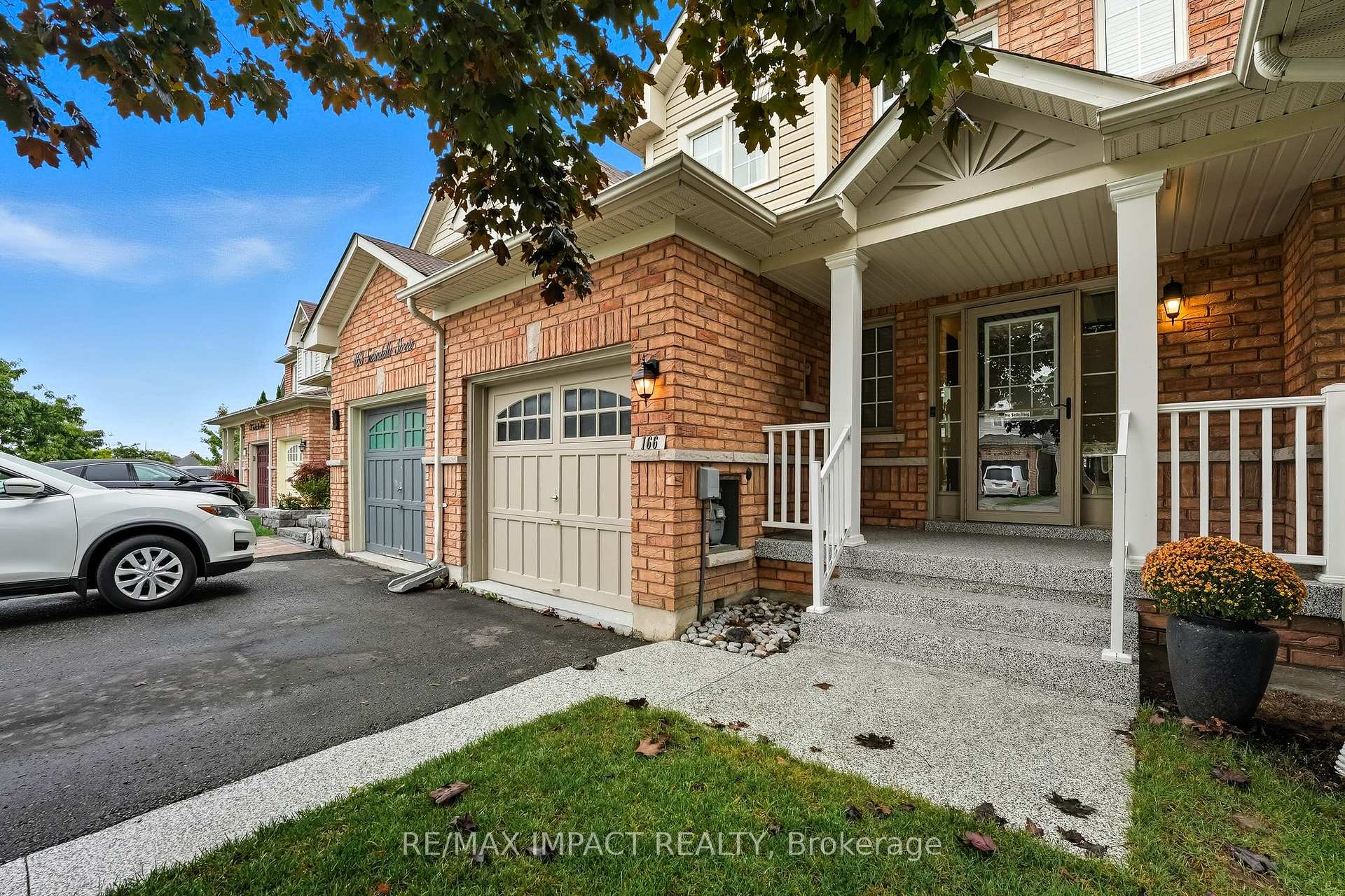 Photo 3 of 166 Swindells Street, Clarington, Bowmanville — HOMEH