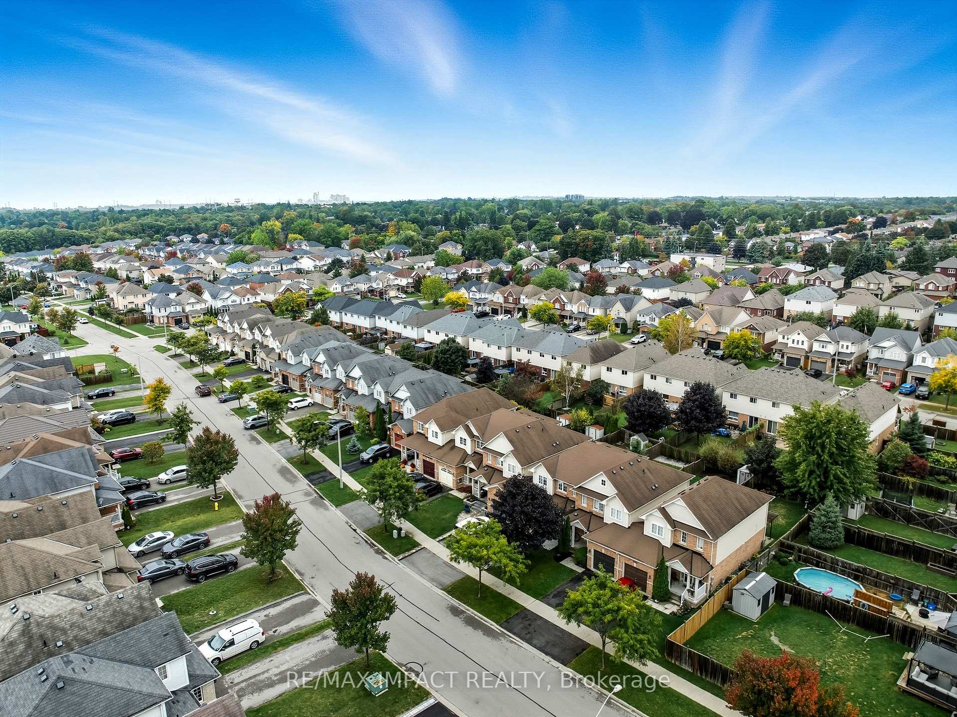 Photo 4 of 166 Swindells Street, Clarington, Bowmanville — HOMEH
