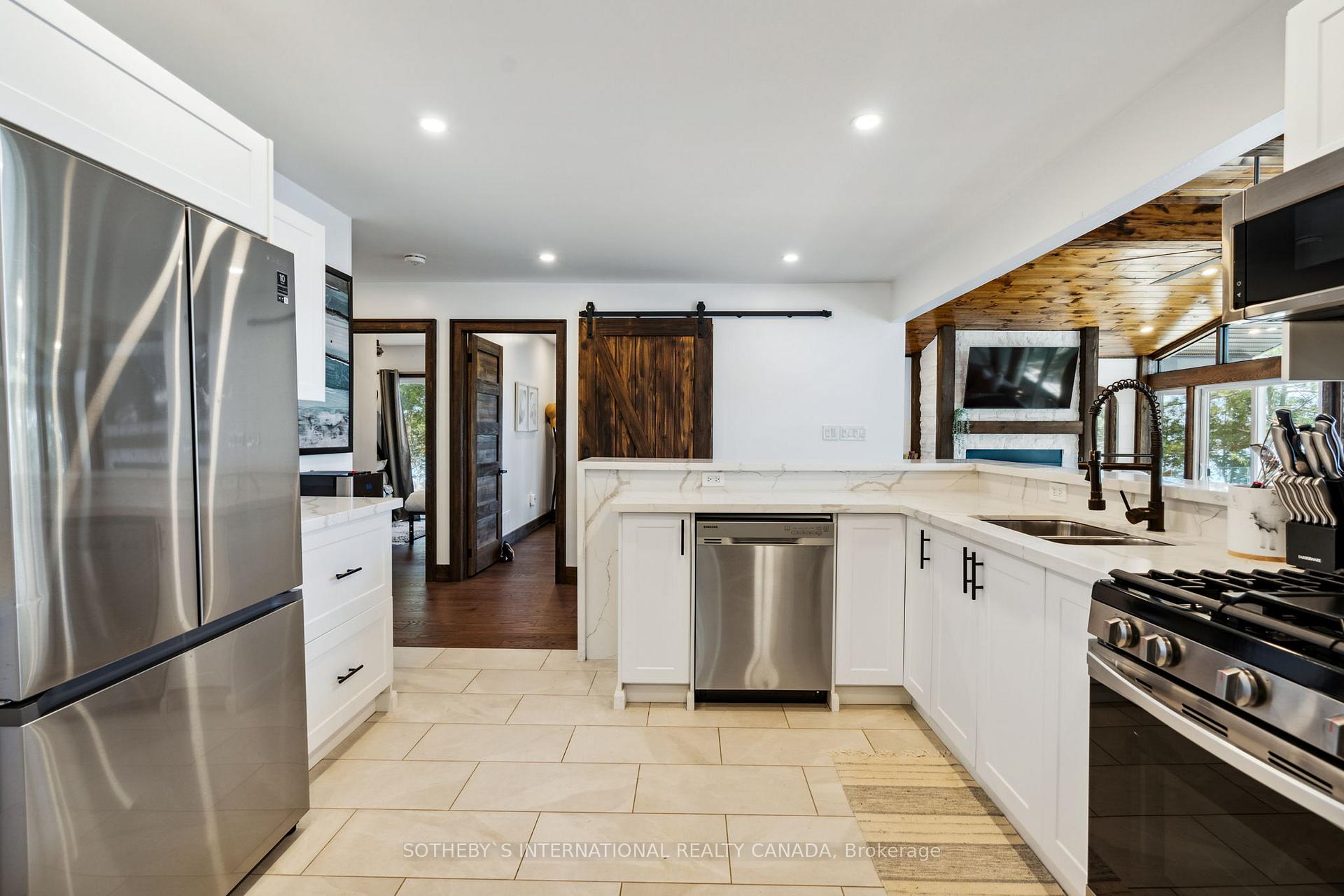 Photo 10 of 29 Beachgrove Island, Gravenhurst, Muskoka (S) — HOMEH