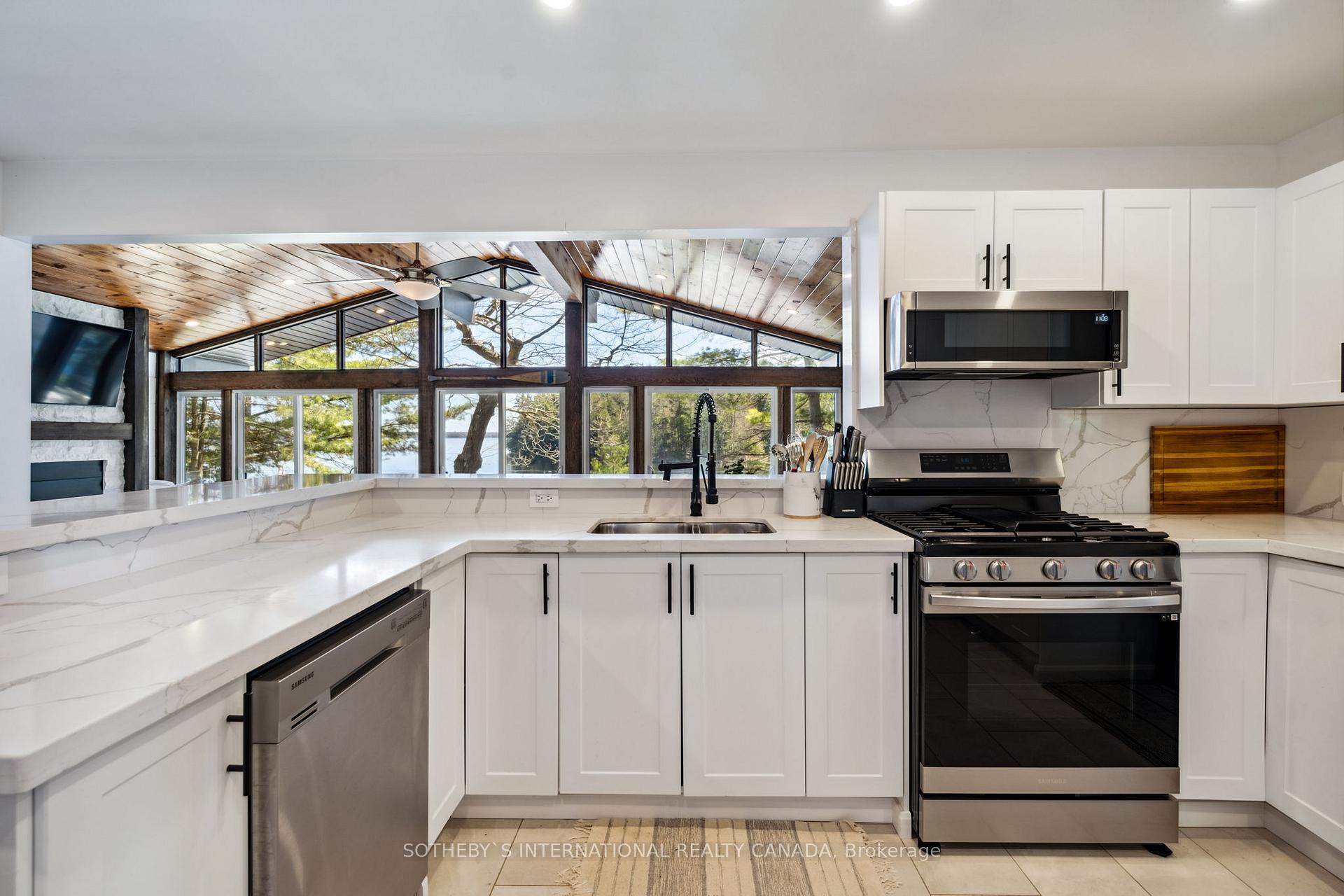 Photo 11 of 29 Beachgrove Island, Gravenhurst, Muskoka (S) — HOMEH