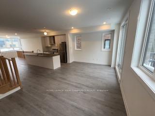 Photo 2 of 124 Blue Forest Crescent, Barrie, Innis-Shore — HOMEH