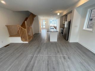 Photo 4 of 124 Blue Forest Crescent, Barrie, Innis-Shore — HOMEH