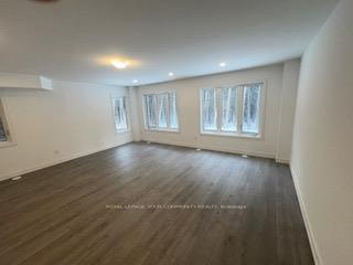 Photo 10 of 124 Blue Forest Crescent, Barrie, Innis-Shore — HOMEH