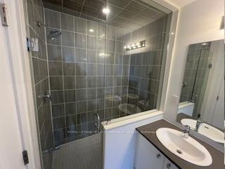 Photo 12 of 124 Blue Forest Crescent, Barrie, Innis-Shore — HOMEH