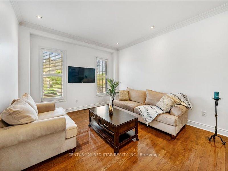Photo 5 of 31 Eiffel Boulevard, Brampton, Vales of Castlemore North — HOMEH
