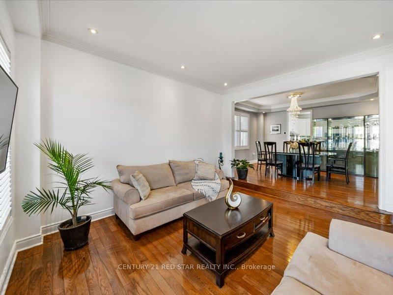 Photo 7 of 31 Eiffel Boulevard, Brampton, Vales of Castlemore North — HOMEH