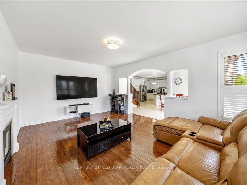 Photo 14 of 31 Eiffel Boulevard, Brampton, Vales of Castlemore North — HOMEH