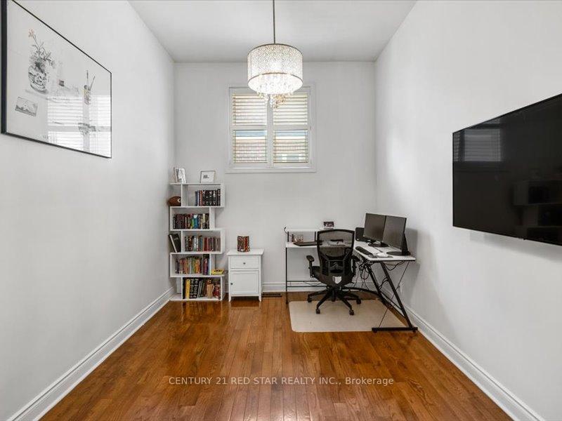 Photo 17 of 31 Eiffel Boulevard, Brampton, Vales of Castlemore North — HOMEH