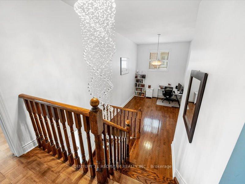 Photo 18 of 31 Eiffel Boulevard, Brampton, Vales of Castlemore North — HOMEH
