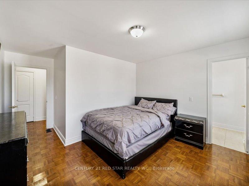 Photo 24 of 31 Eiffel Boulevard, Brampton, Vales of Castlemore North — HOMEH