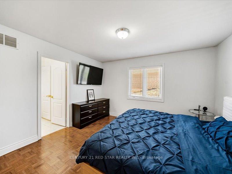 Photo 26 of 31 Eiffel Boulevard, Brampton, Vales of Castlemore North — HOMEH