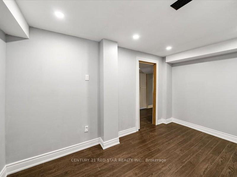 Photo 30 of 31 Eiffel Boulevard, Brampton, Vales of Castlemore North — HOMEH