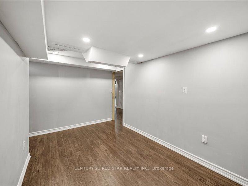 Photo 33 of 31 Eiffel Boulevard, Brampton, Vales of Castlemore North — HOMEH