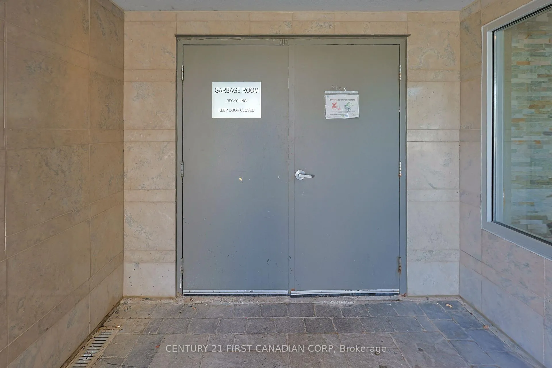 Photo 4 of Unit 215, 15 Jacksway Crescent, London, North G — HOMEH