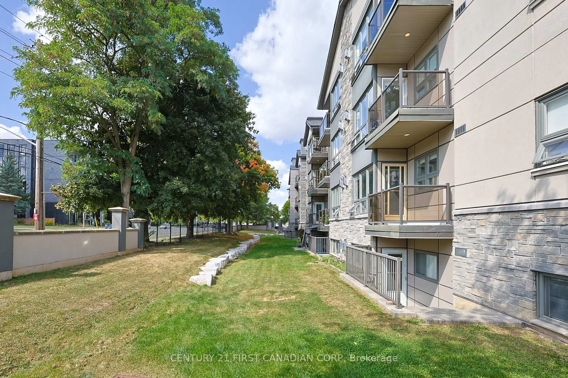 Photo 11 of Unit 215, 15 Jacksway Crescent, London, North G — HOMEH