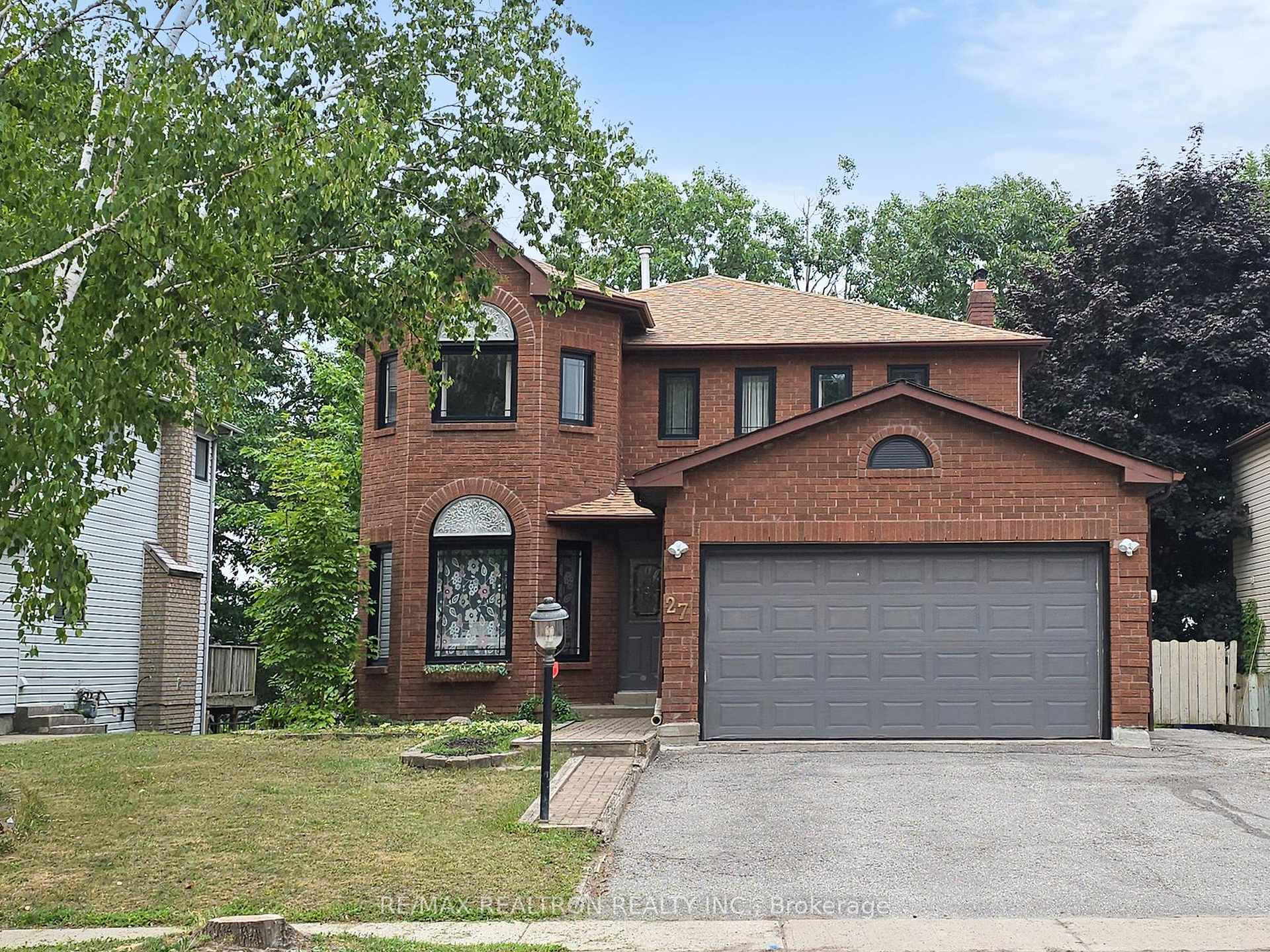 Photo 1 of 27 Moore Place, Barrie, Letitia Heights — HOMEH