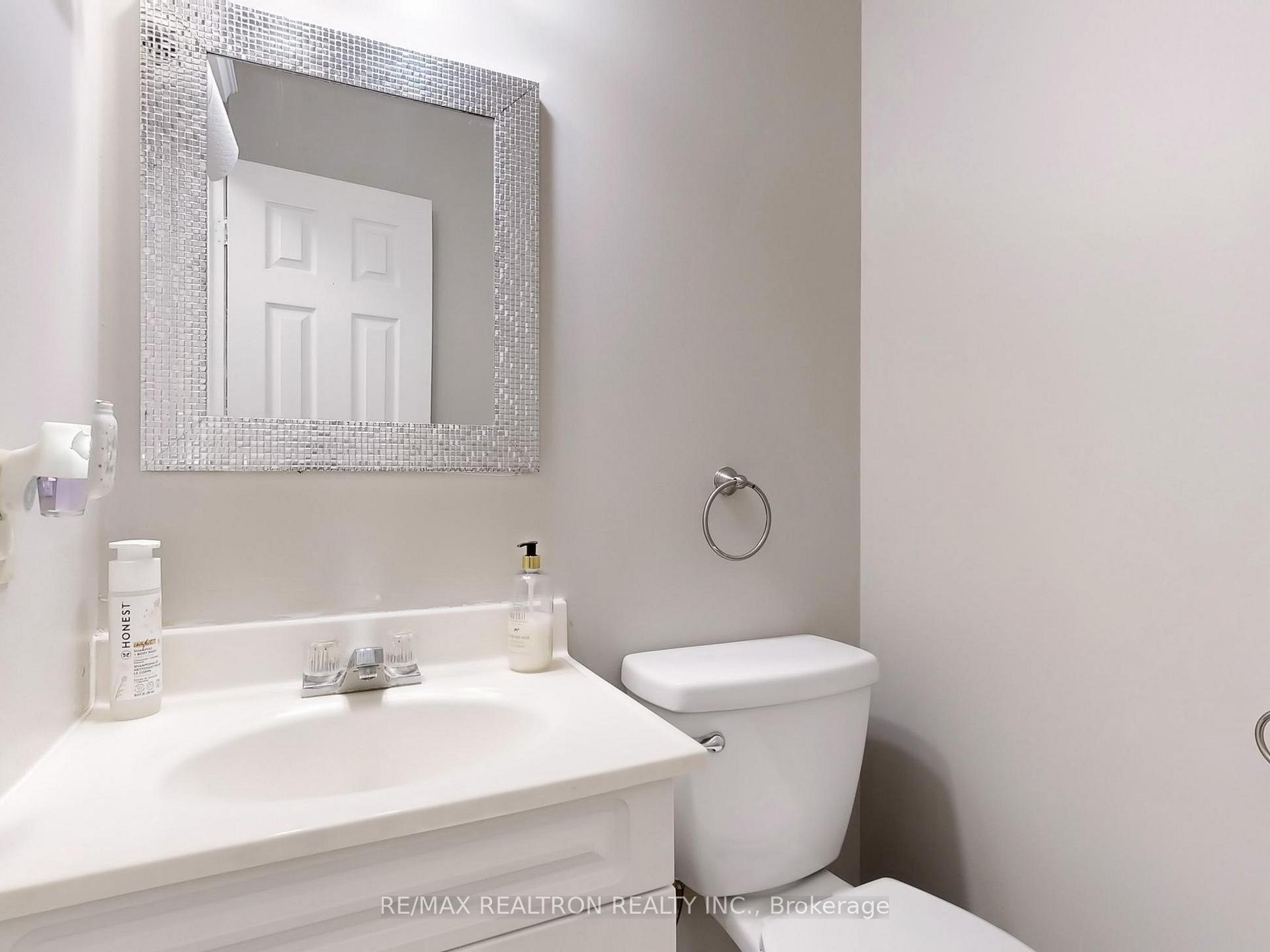 Photo 16 of 27 Moore Place, Barrie, Letitia Heights — HOMEH
