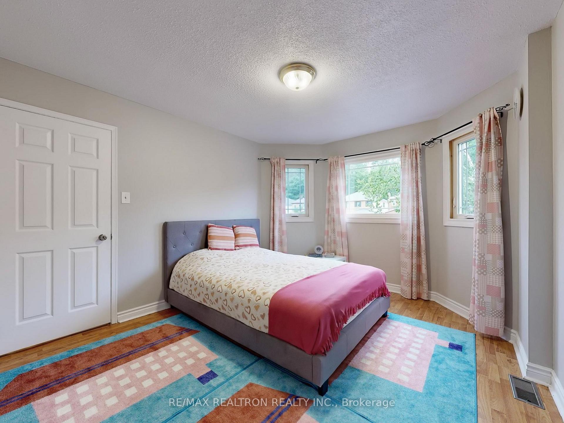Photo 26 of 27 Moore Place, Barrie, Letitia Heights — HOMEH