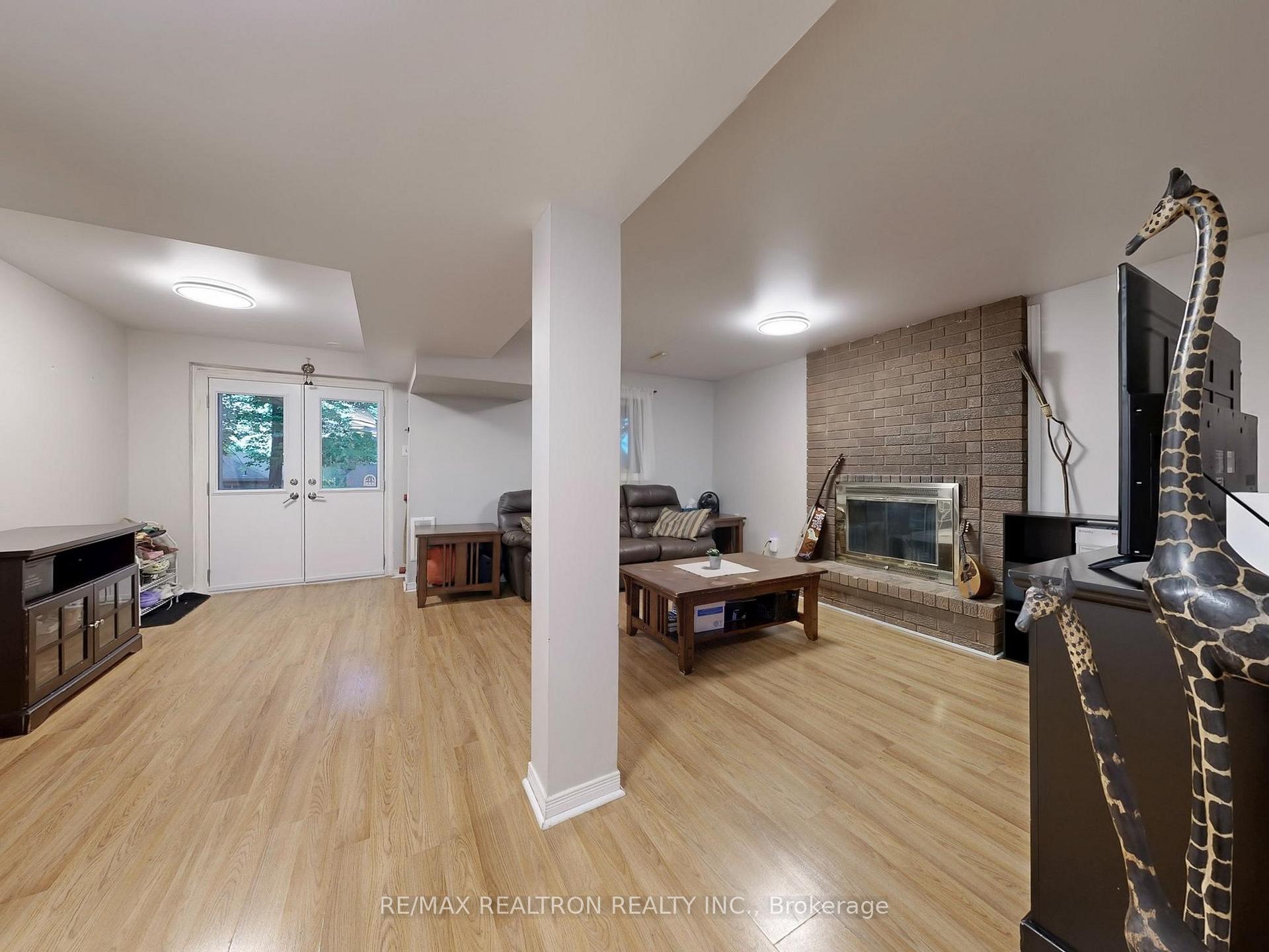 Photo 34 of 27 Moore Place, Barrie, Letitia Heights — HOMEH