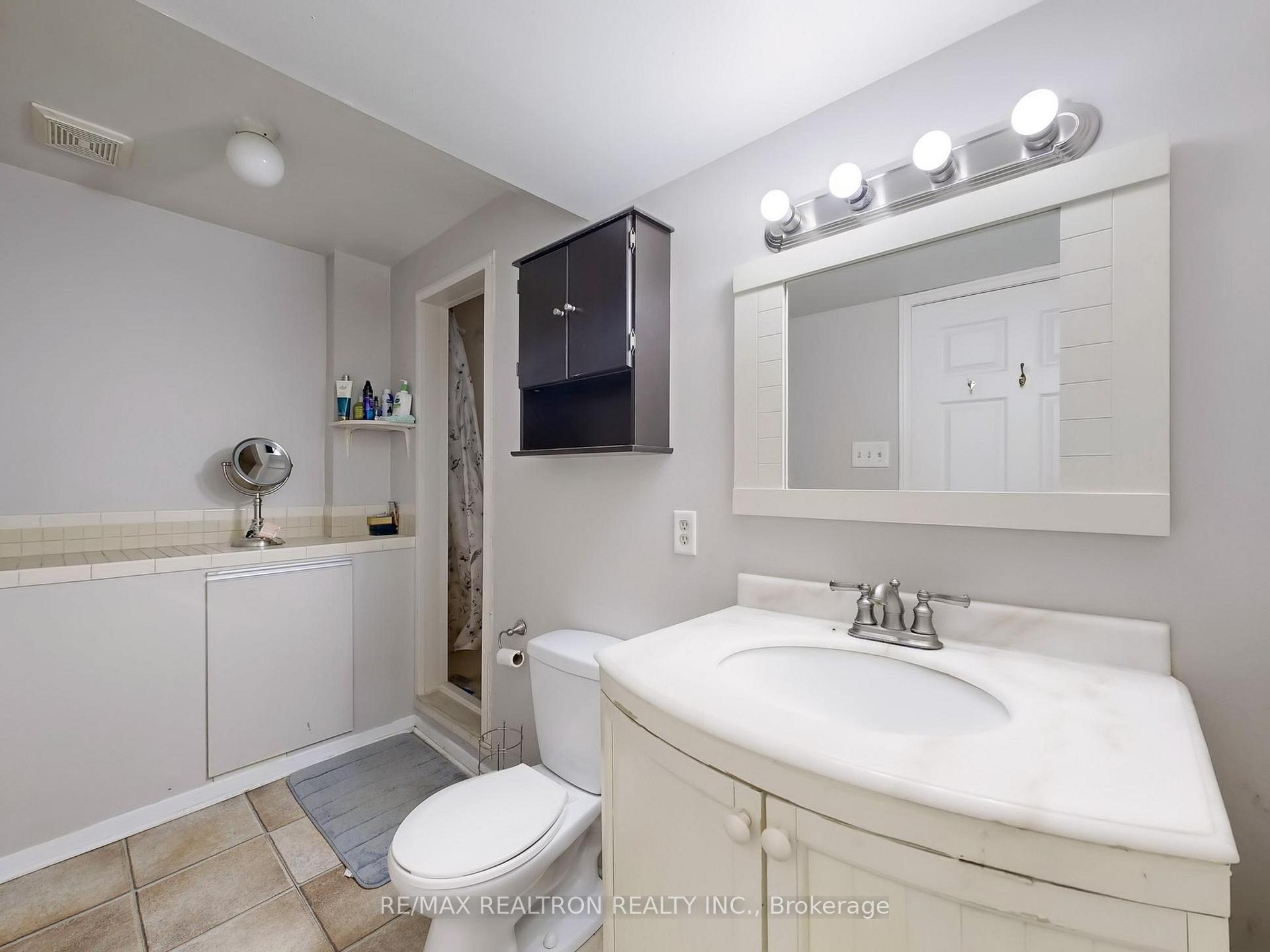 Photo 40 of 27 Moore Place, Barrie, Letitia Heights — HOMEH