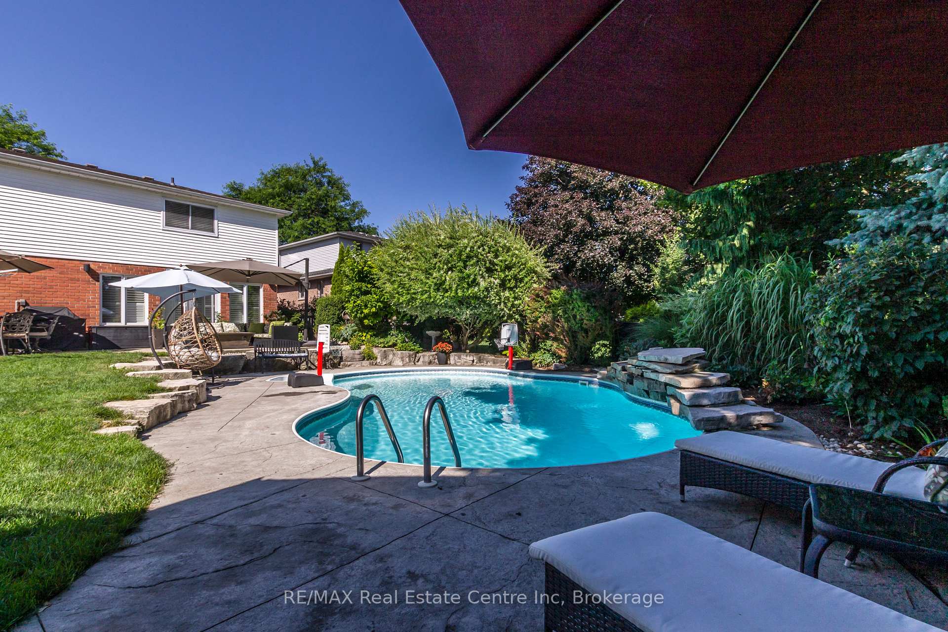 Photo 4 of 24 Darby Road, Guelph, Willow West/Sugarbush/West Acres — HOMEH