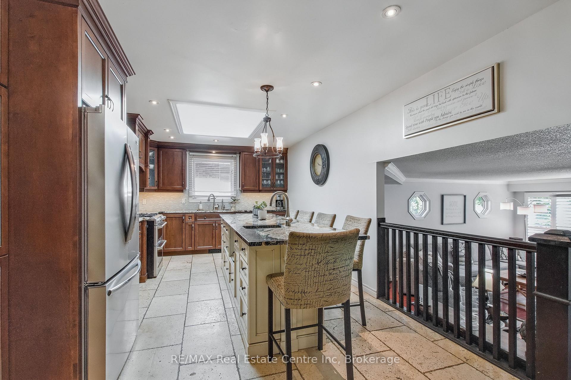Photo 13 of 24 Darby Road, Guelph, Willow West/Sugarbush/West Acres — HOMEH