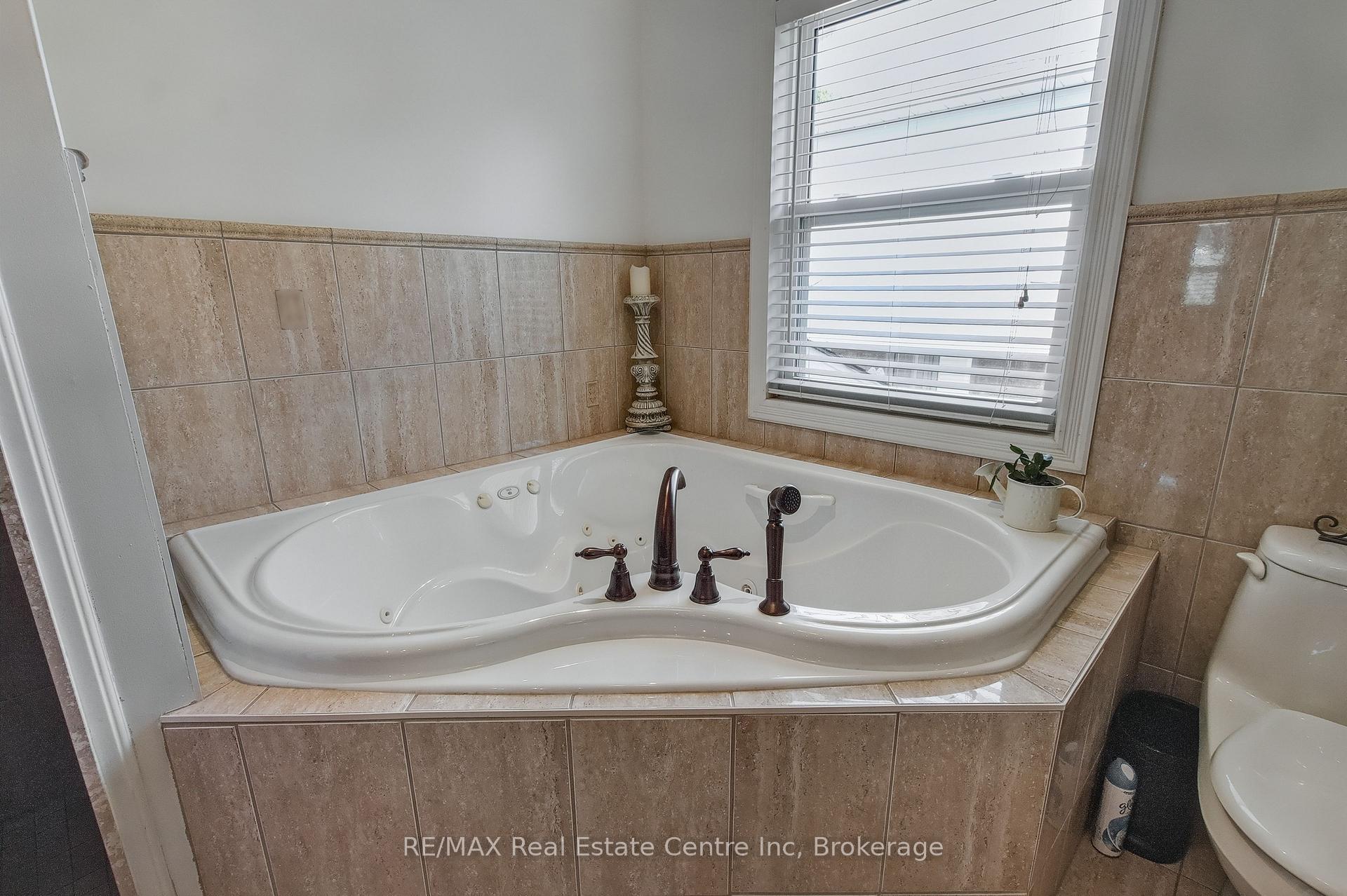 Photo 23 of 24 Darby Road, Guelph, Willow West/Sugarbush/West Acres — HOMEH