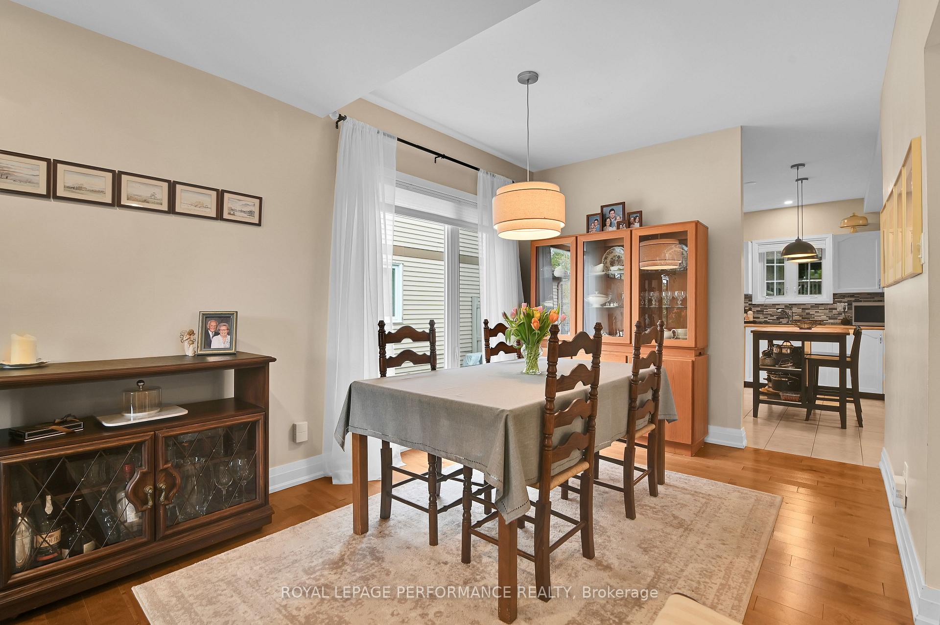 Photo 8 of 15 Avery Crescent, Ottawa, Barrhaven - On the Green — HOMEH