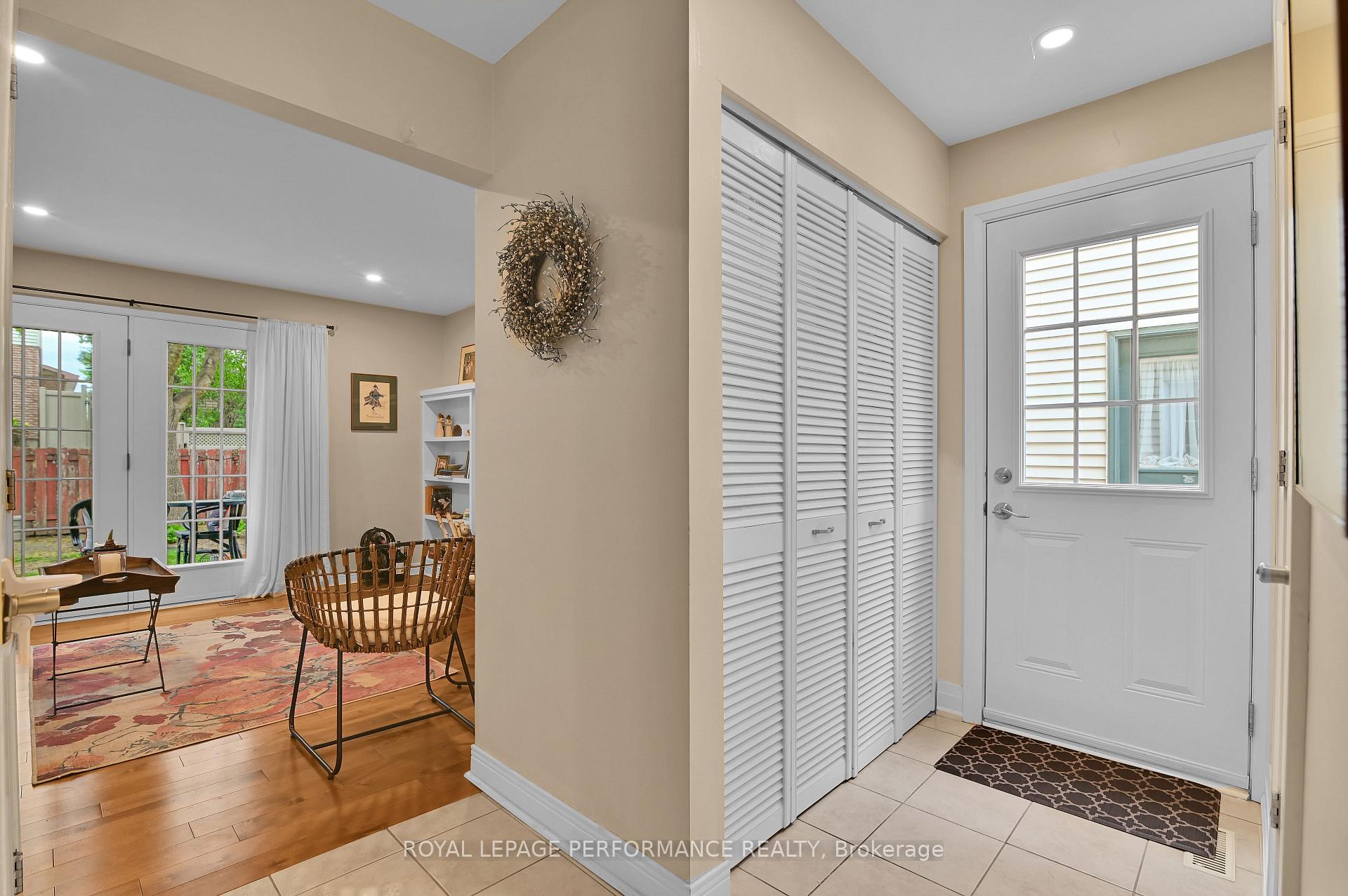 Photo 15 of 15 Avery Crescent, Ottawa, Barrhaven - On the Green — HOMEH