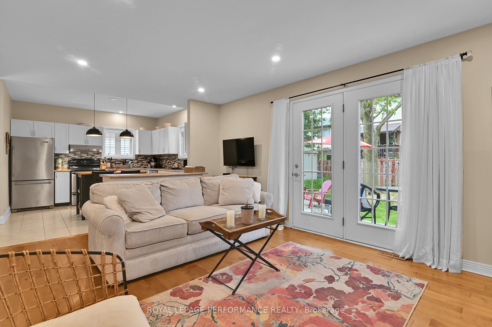 Photo 16 of 15 Avery Crescent, Ottawa, Barrhaven - On the Green — HOMEH
