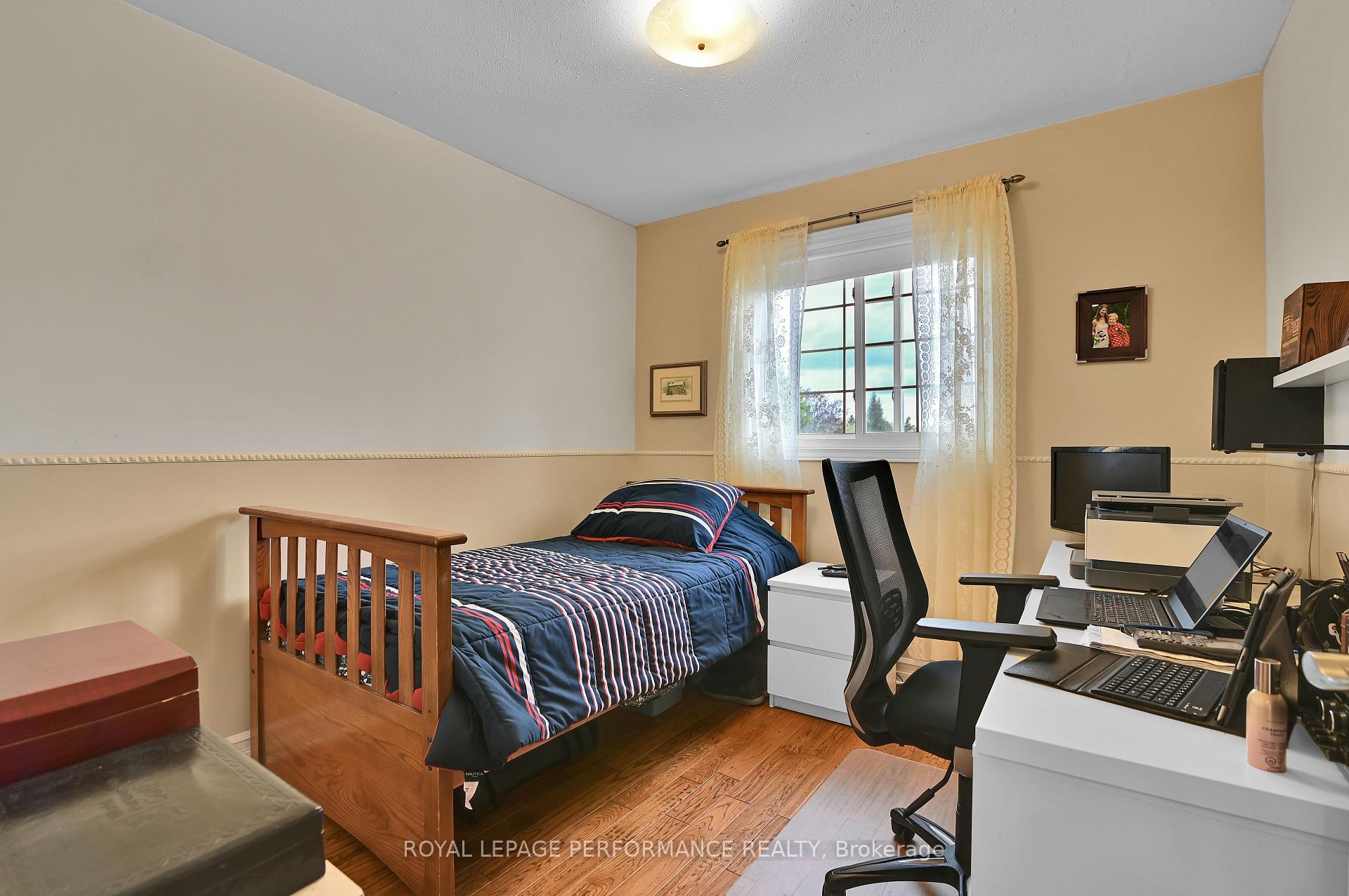 Photo 24 of 15 Avery Crescent, Ottawa, Barrhaven - On the Green — HOMEH