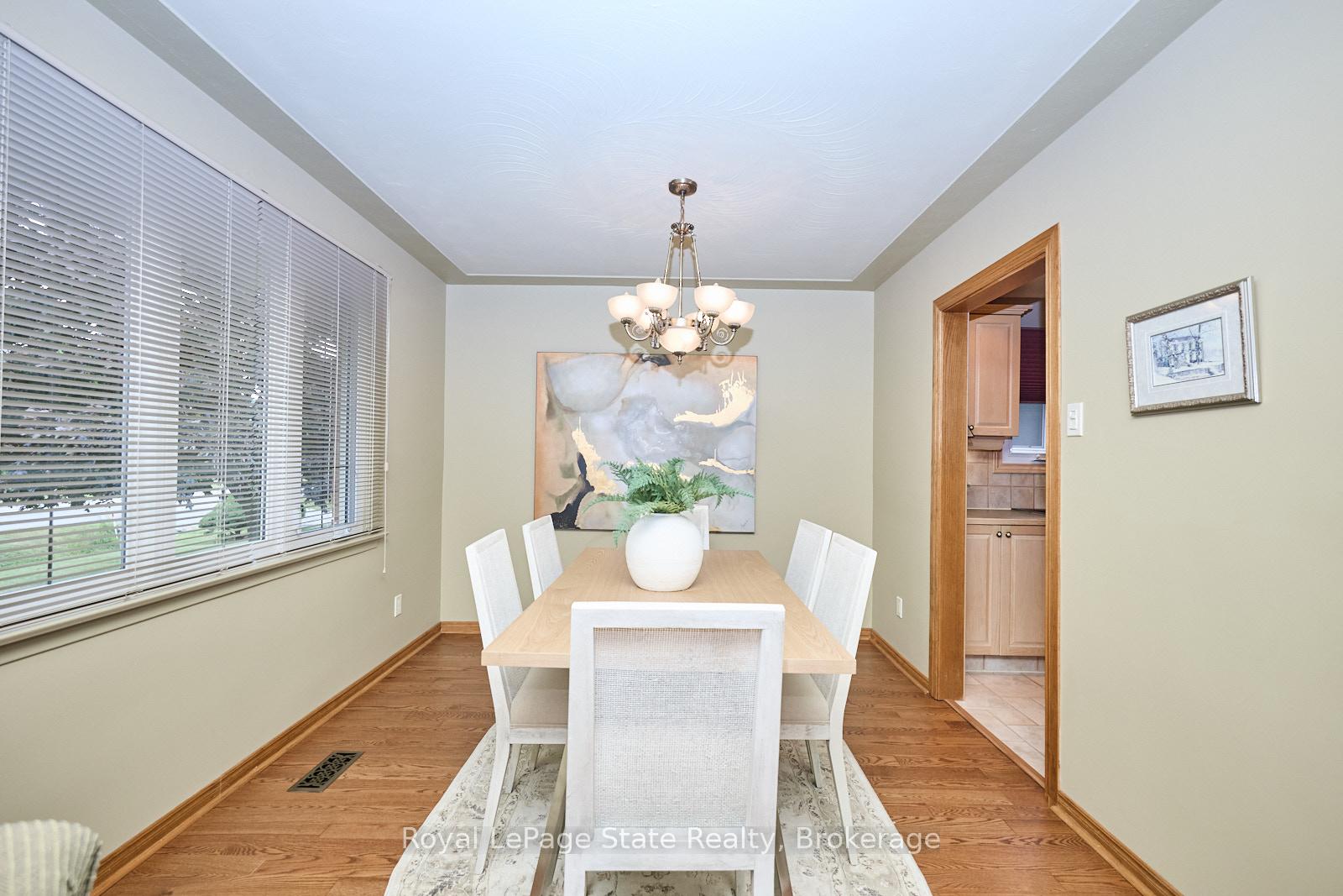 Photo 15 of 17 Oakes Road N, Grimsby, Grimsby West — HOMEH