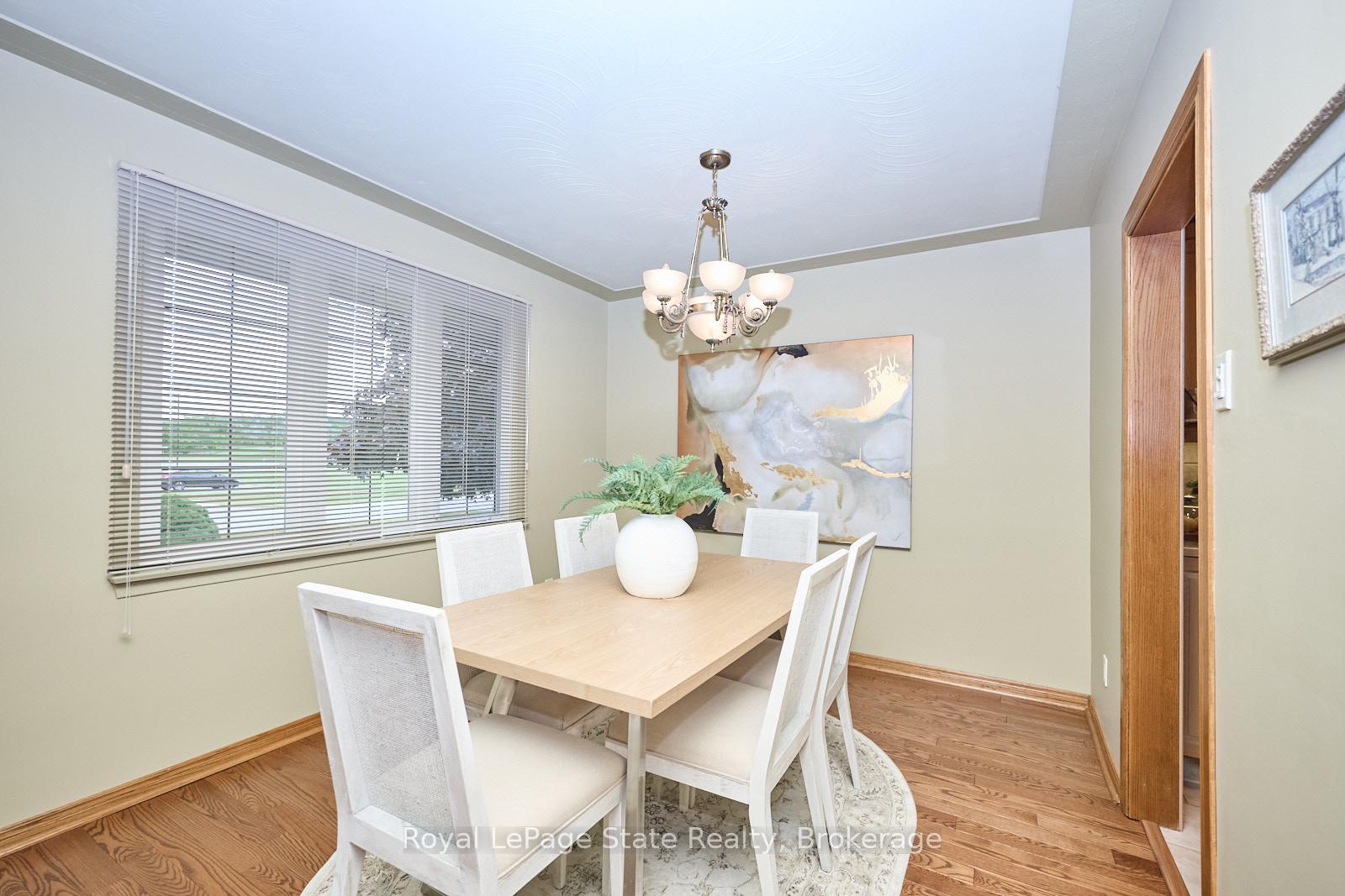 Photo 16 of 17 Oakes Road N, Grimsby, Grimsby West — HOMEH