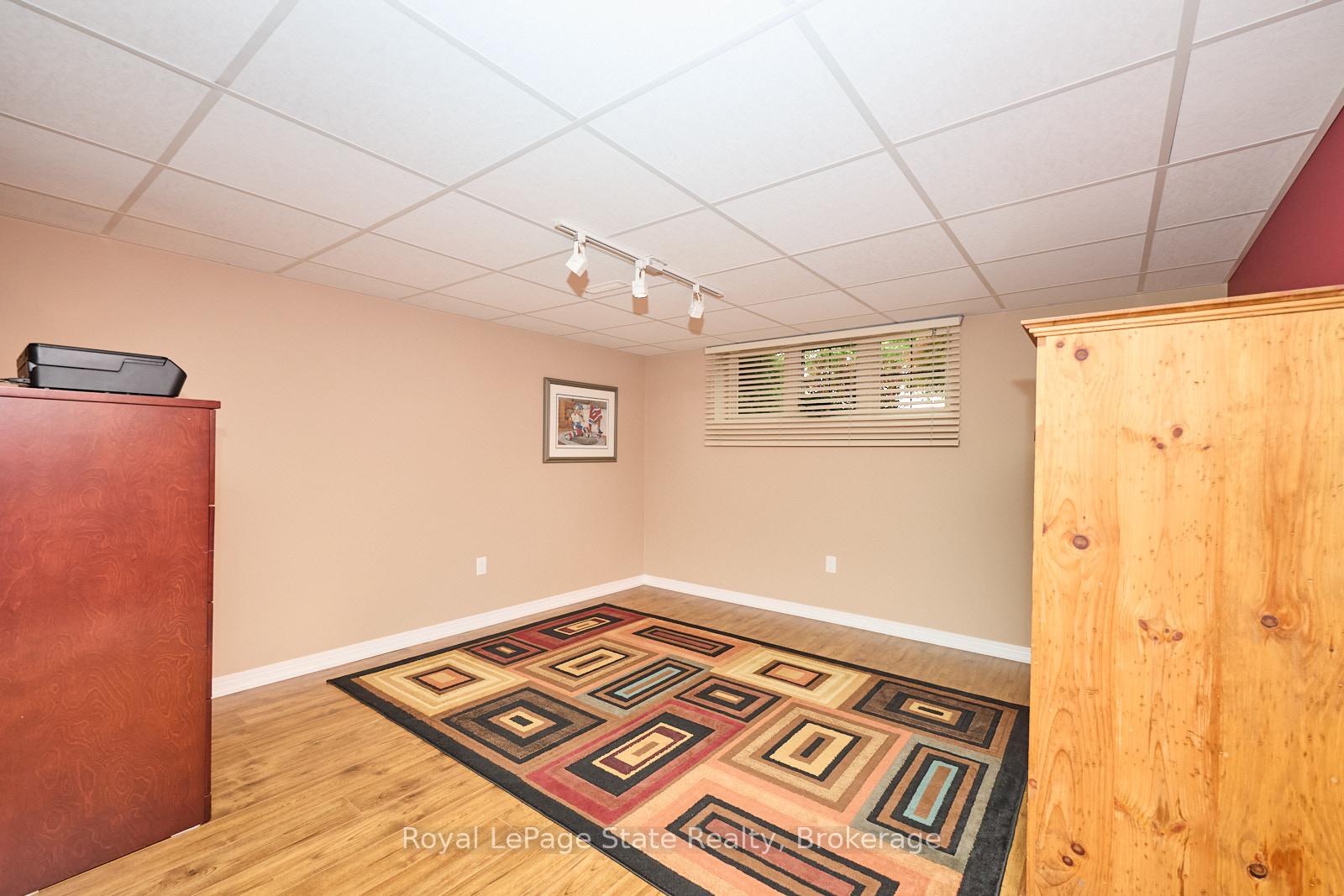 Photo 31 of 17 Oakes Road N, Grimsby, Grimsby West — HOMEH