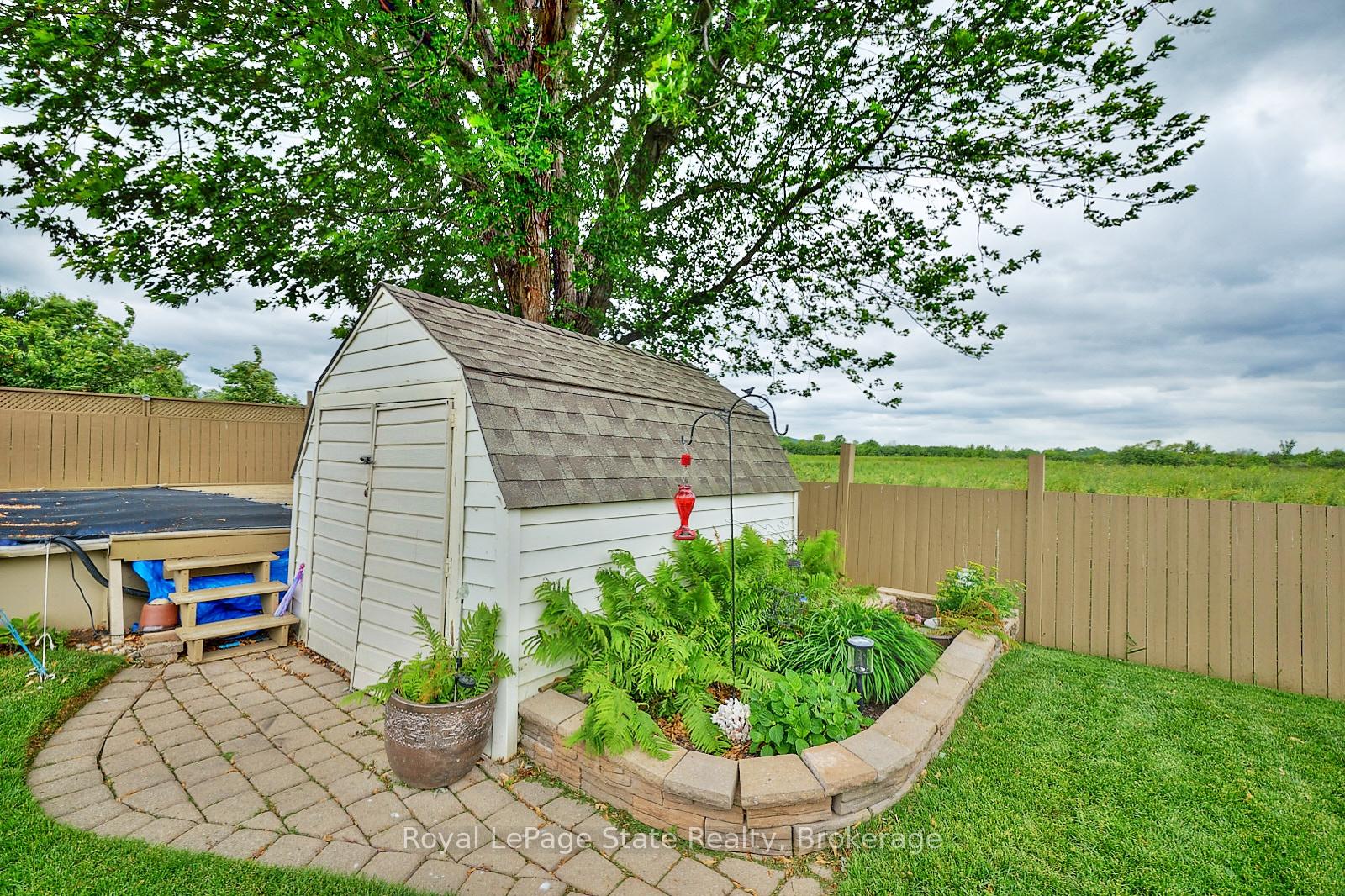 Photo 38 of 17 Oakes Road N, Grimsby, Grimsby West — HOMEH