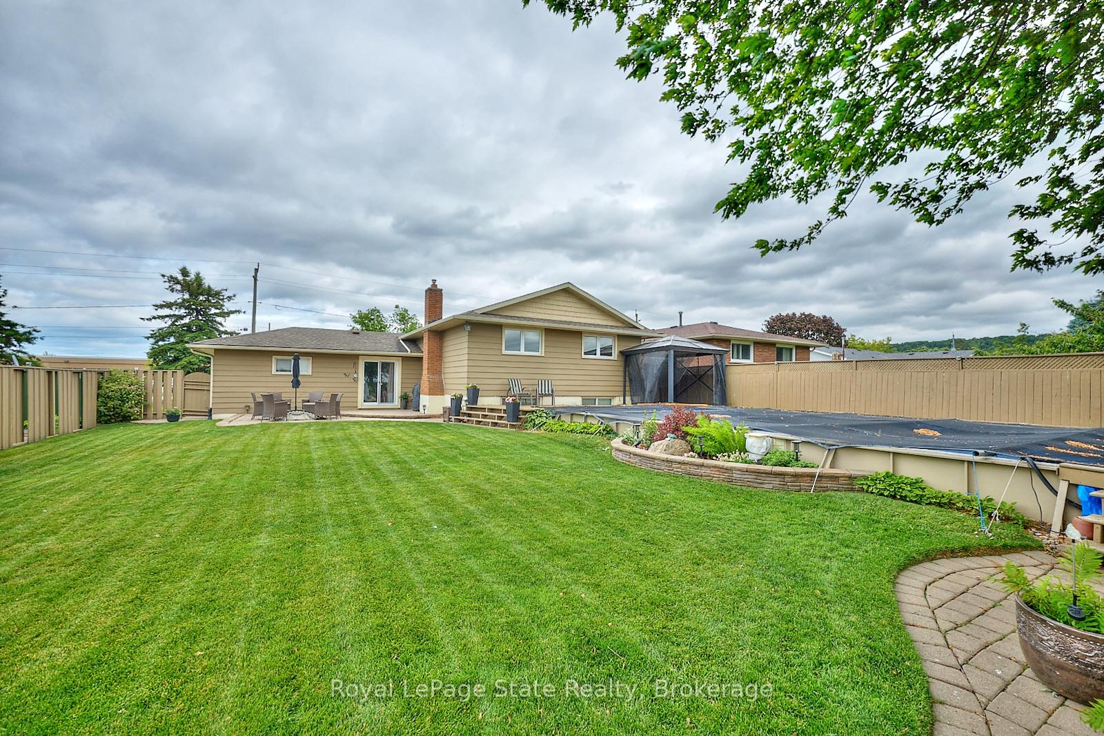 Photo 39 of 17 Oakes Road N, Grimsby, Grimsby West — HOMEH