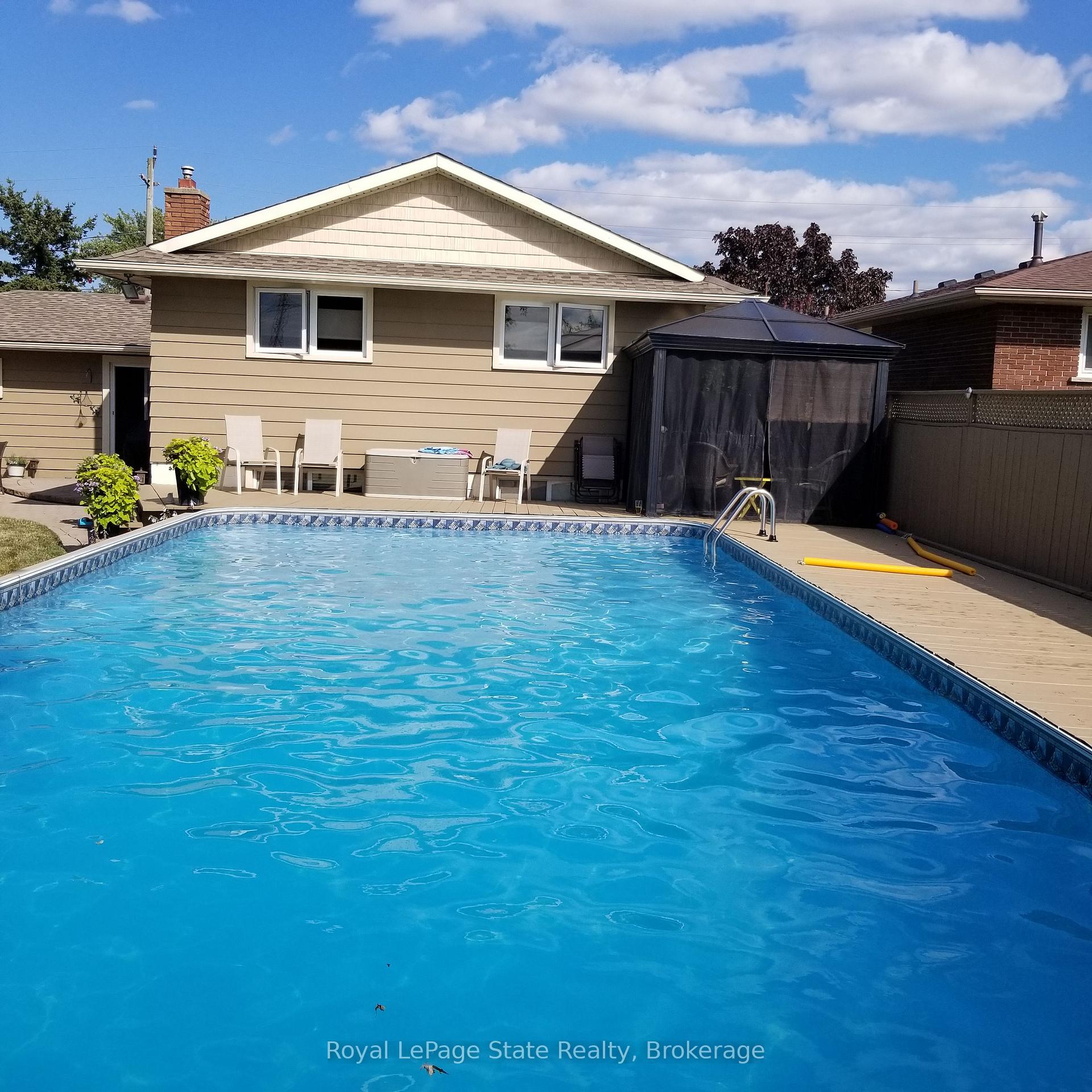 Photo 43 of 17 Oakes Road N, Grimsby, Grimsby West — HOMEH