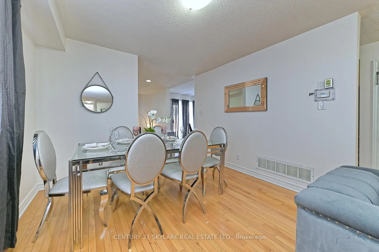 Photo 9 of 38 Marotta Avenue, Brampton, Fletcher's Meadow — HOMEH